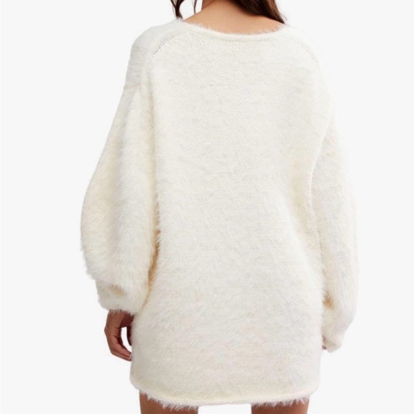 Free People Soft V-Neck Sparrow Sweater - Cream size Medium NWT - Picture 3 of 5